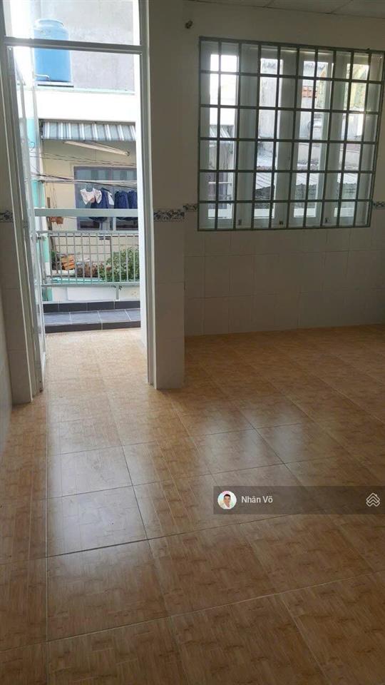 4.5tỷ hẻm đúng 6m, dt 4mx10m, 1lầu, 2pn vô ở liền. bình tân giáp tân phú
