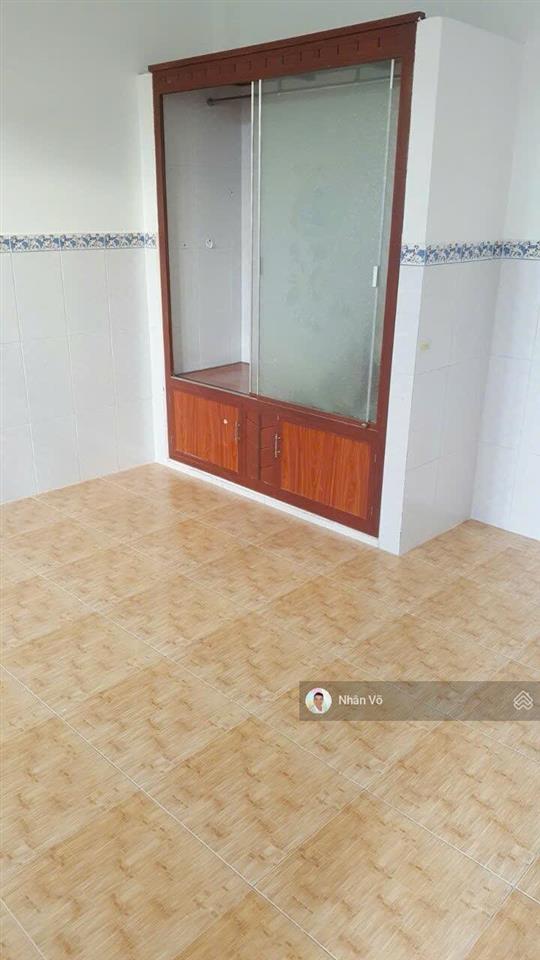 4.5tỷ hẻm đúng 6m, dt 4mx10m, 1lầu, 2pn vô ở liền. bình tân giáp tân phú