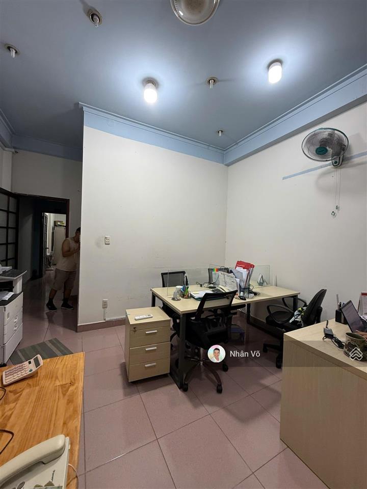 Hxh thông cộng hòa, 4.2mx20m, 4tầng. giá 13.7tỷ