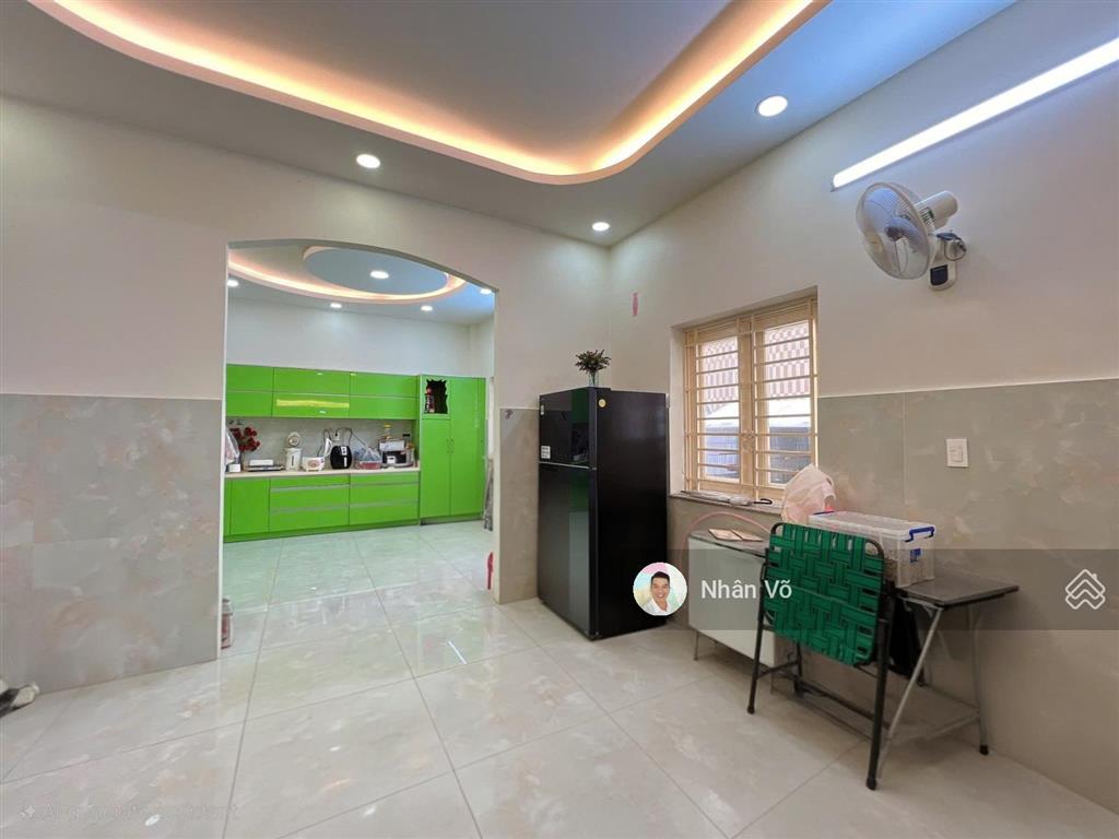 30 tỷ tl  biệt thự 10mx23m, 2 lầu. đường 12m gần ngã tư hòa bình  lũy bán bích