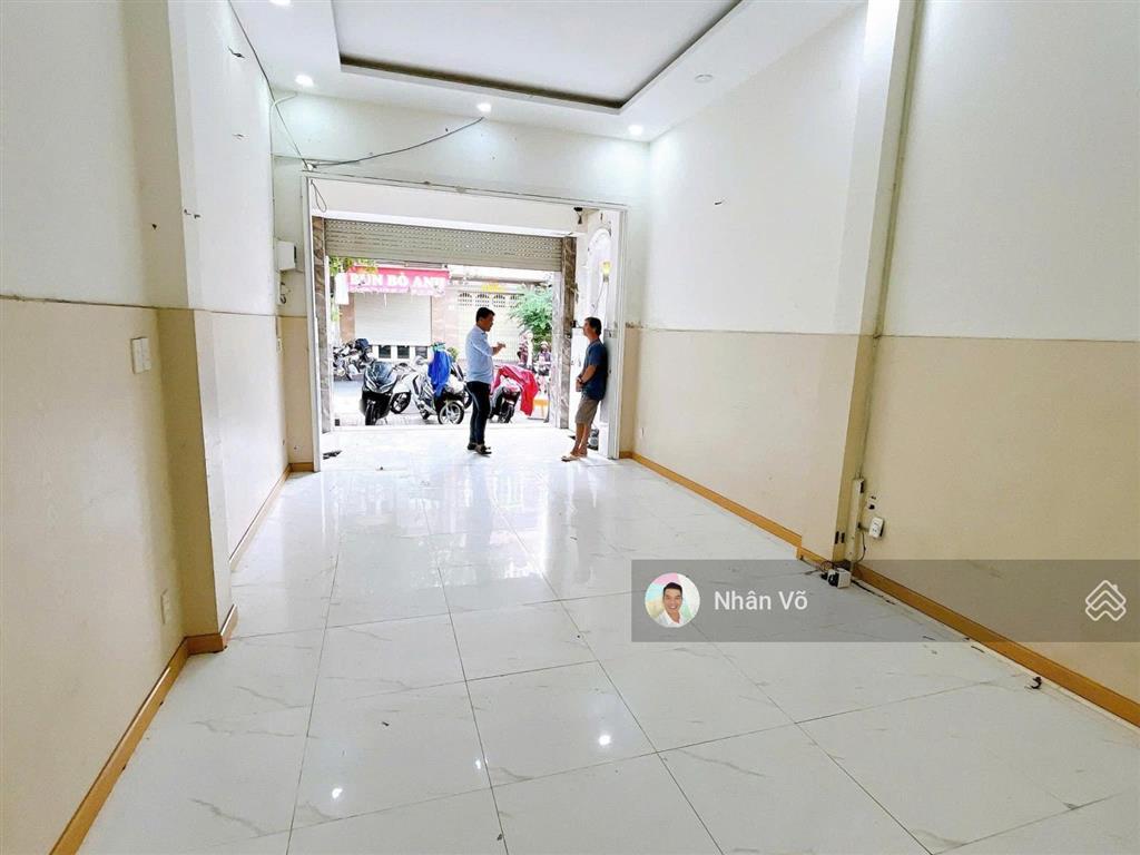 Mặt tiền đường võ công tồn. dt 4x22.5m, gần tân hương. đúc 2lầu. giá 11.5tỷ tl