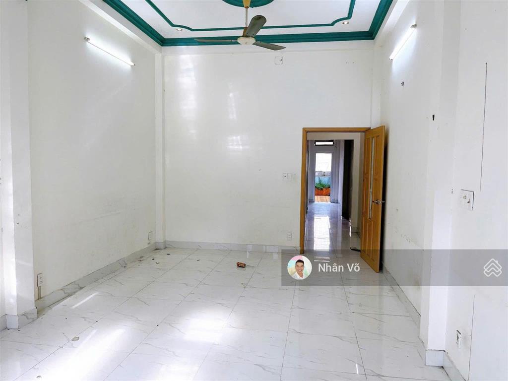 Mặt tiền đường võ công tồn. dt 4x22.5m, gần tân hương. đúc 2lầu. giá 11.5tỷ tl