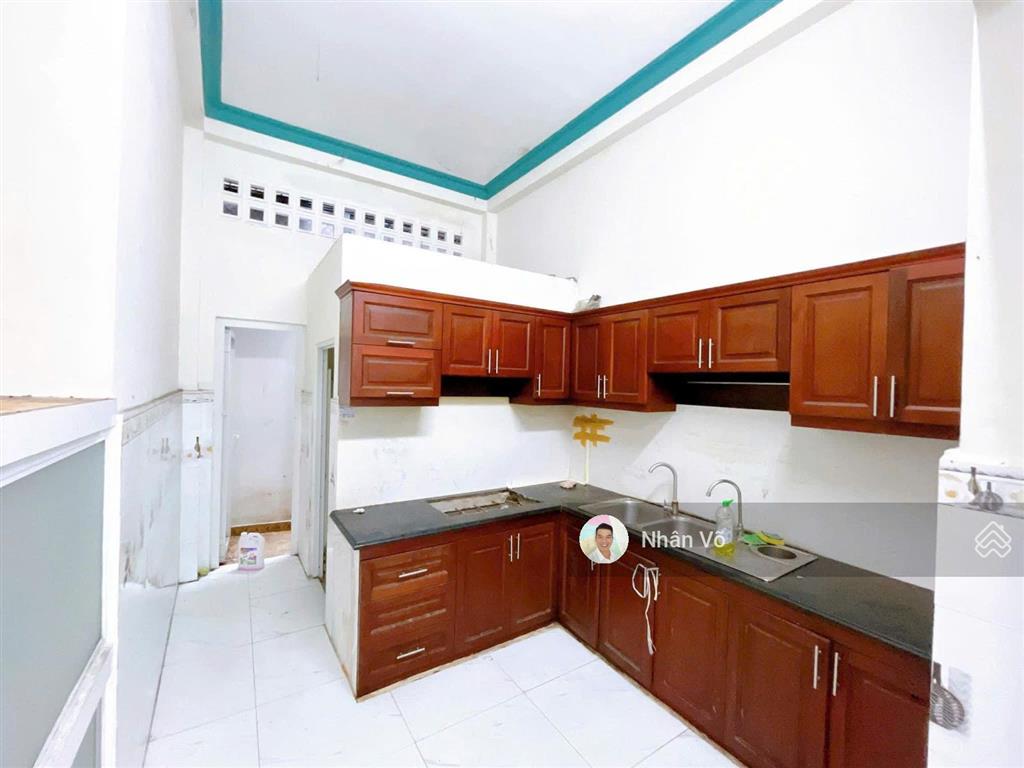 Mặt tiền đường võ công tồn. dt 4x22.5m, gần tân hương. đúc 2lầu. giá 11.5tỷ tl