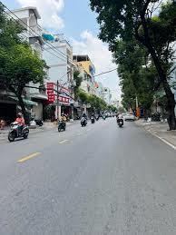 Mặt tiền đường đồng đen. dt 4.5x18m, vị trí đẹp, đúc 4 tầng. giá 22tỷ tl