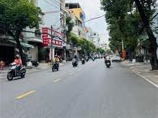 Mặt tiền đường đồng đen. dt 4.5x18m, vị trí đẹp, đúc 4 tầng. giá 22tỷ tl
