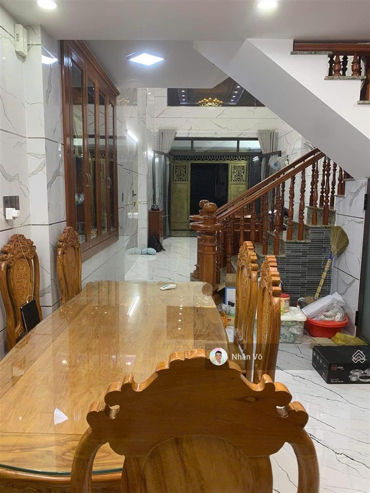Biệt thự đường lê văn quới. dt 8x18m, 1lửng, 2lầu, sân thượng. nhà đẹp ở ngay. giá 15tỷ tl