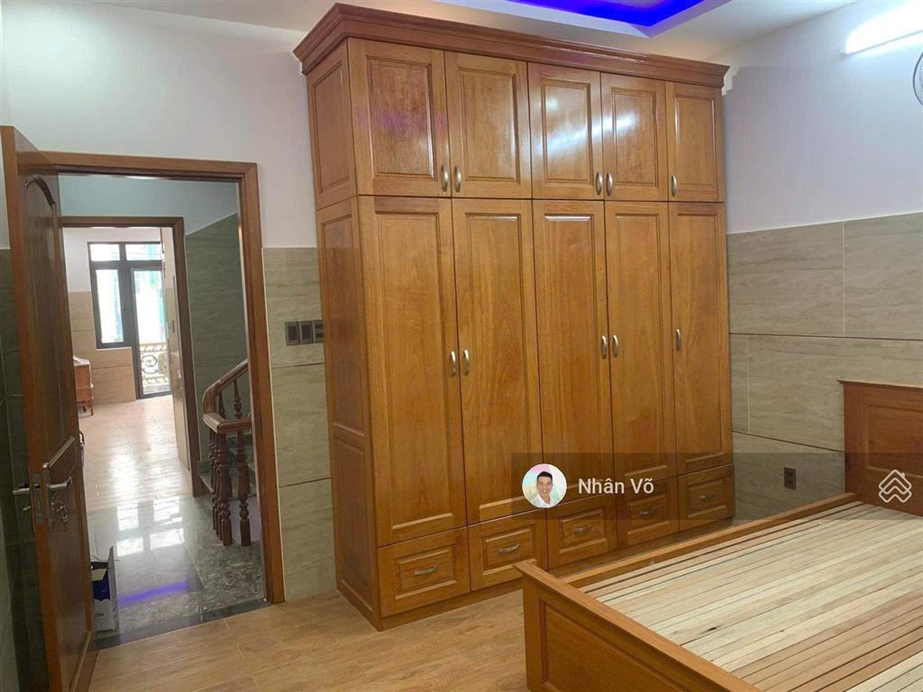 Biệt thự đường lê văn quới. dt 8x18m, 1lửng, 2lầu, sân thượng. nhà đẹp ở ngay. giá 15tỷ tl