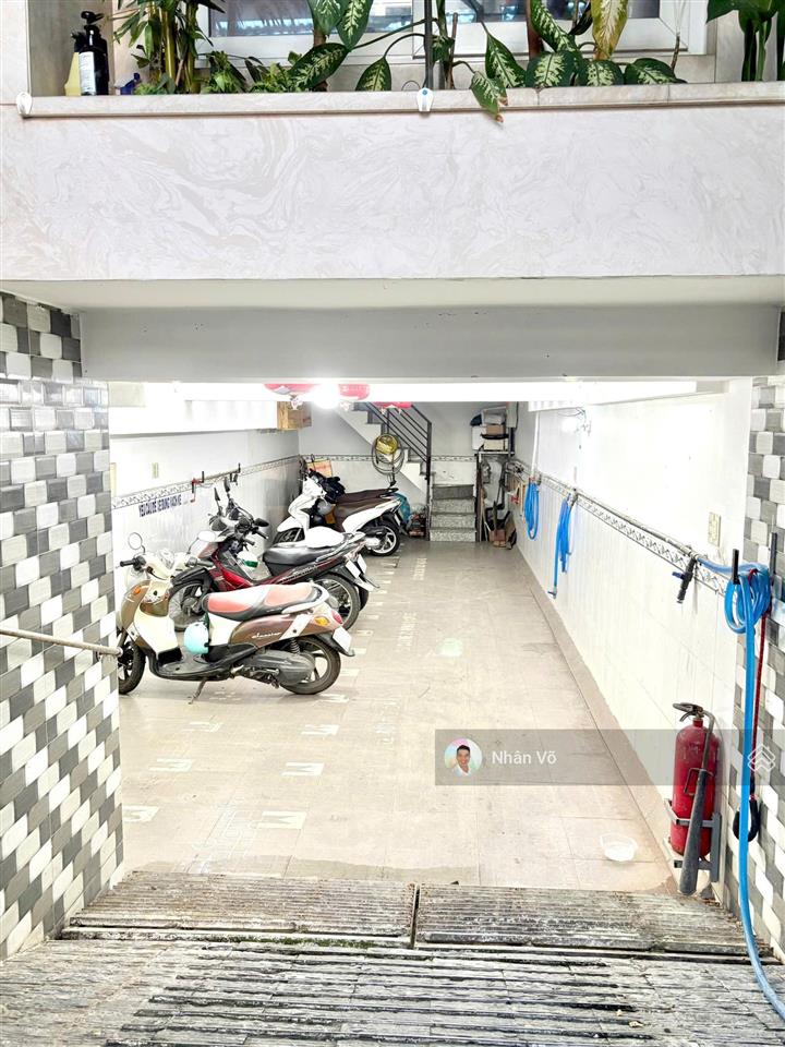 Xe hơi đỗ cửa tây thạnh. dt4x17.5m, 5tầng, nhà đẹp. giá 10.2tỷ