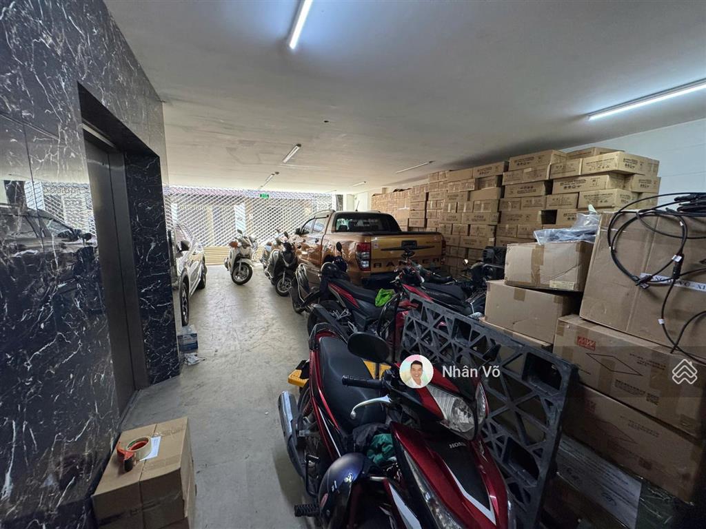 Hẻm 6m, ngang 8m vuông vức, đúc 6 tầng, thang máy. miễn phí tiền điện 20 năm, giá 12.8 tỷ tl