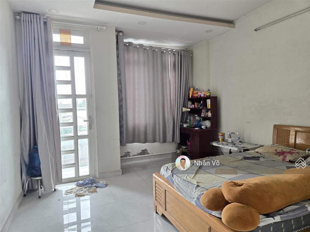 Xe 7 chỗ để trong nhà. hẻm 6m cách aeon tân phú vài bước chân. 4x16m, 2 lầu. giá 6,2 tỷ tl