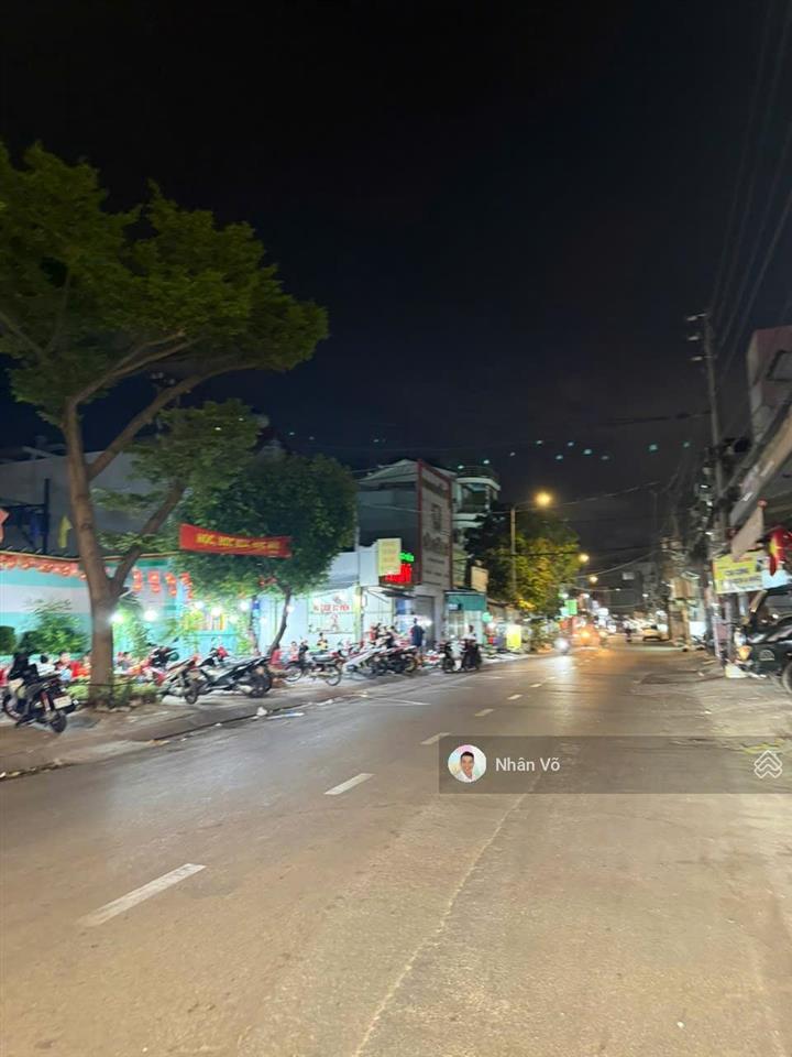Mặt tiền kinh doanh sầm uất, đối diện chợ bình trị đông. công nhận xd đủ 4x22m. giá 9.8 tỷ tl