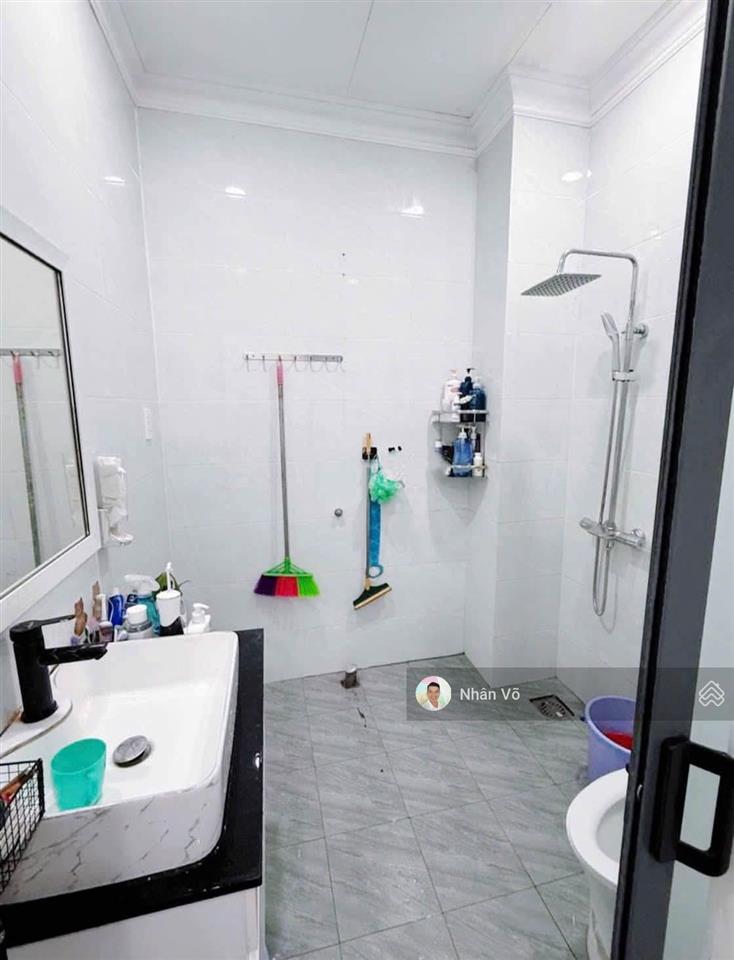 Nhà đẹp ở liền, khu trần văn ơnnguyễn cửu đàm. dt 4,5mx10m, 1 lầu. giá 5,7 tỷ tl