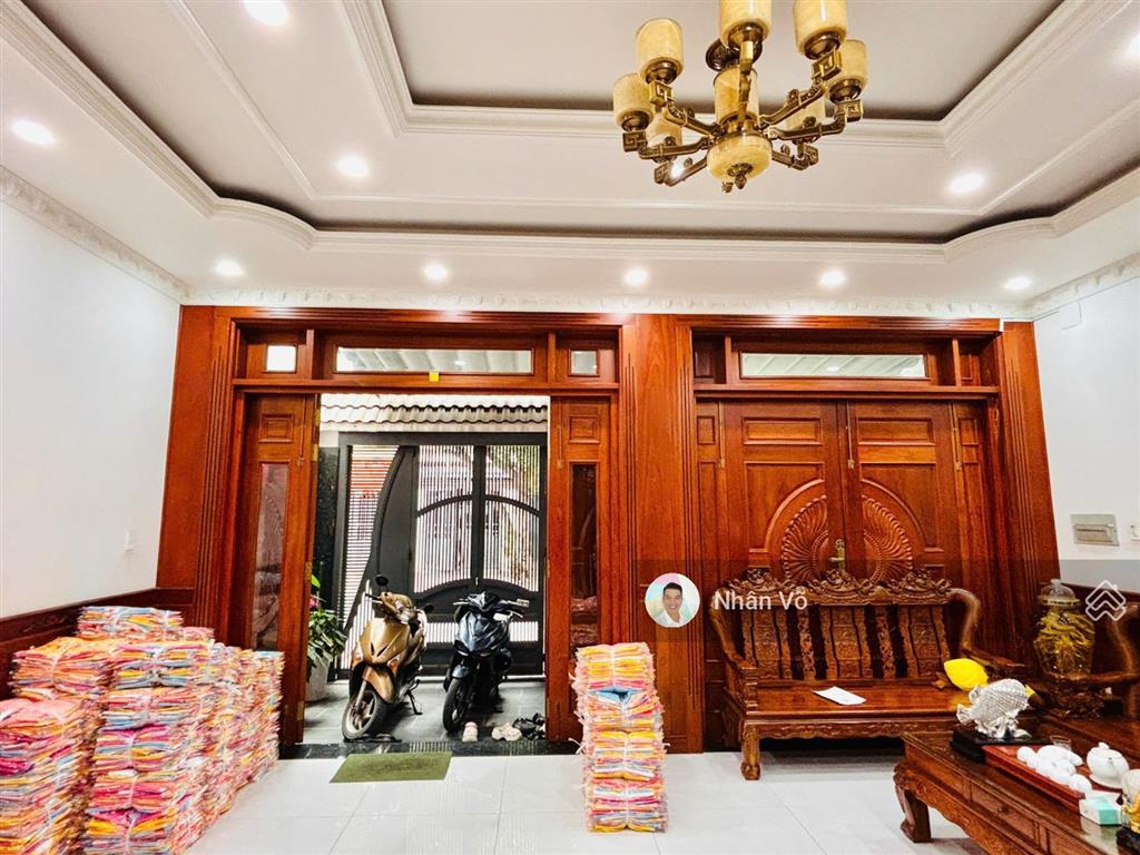 24.5 tỷ tl  biệt thự mặt tiền đường 13m. diện tích 6.7m x 17.2, 3 lầu, thang máy