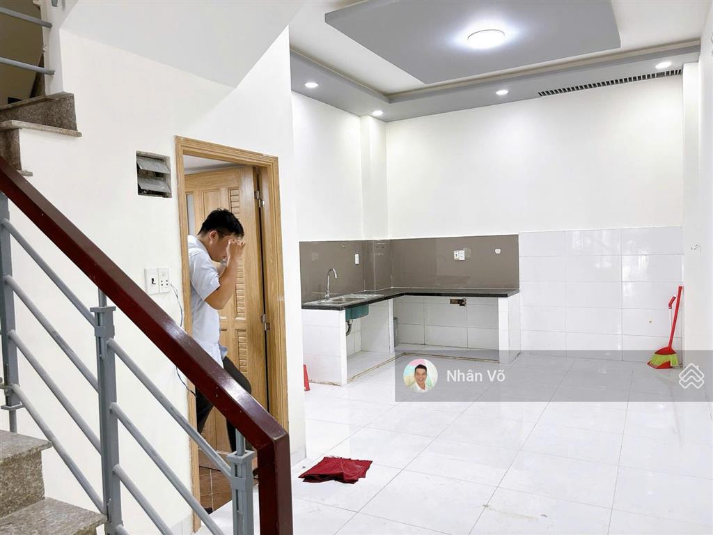 Mtkd số 323 đường tân kỳ tân quý, vị trí đẹp  dt 8 x 22m, 3 tầng, giá 26 tỷ tl