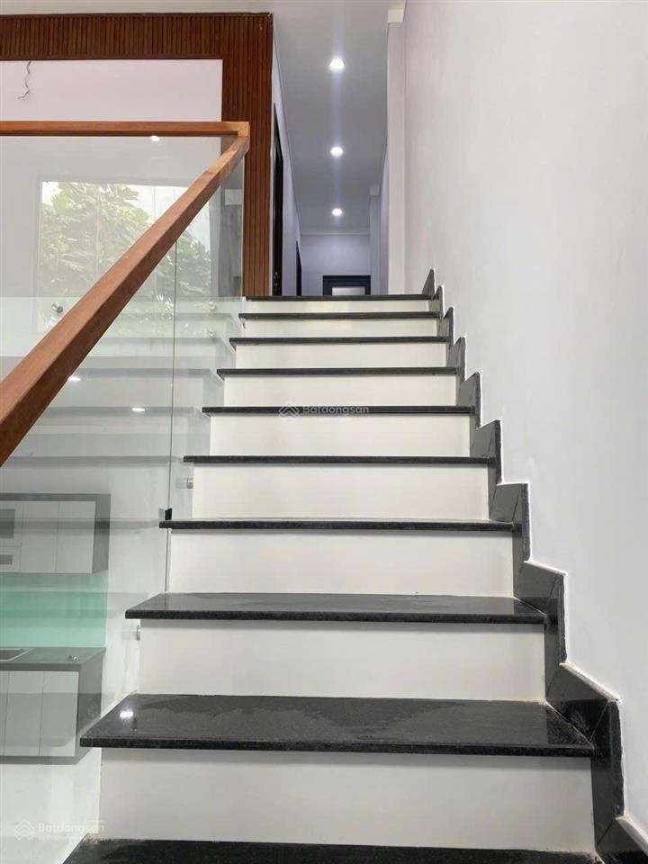 Kẹt tiền bán nhà lái thiêu giáp vĩnh phú 83,8m2 có sân ô tô giá 4,35 tỷ