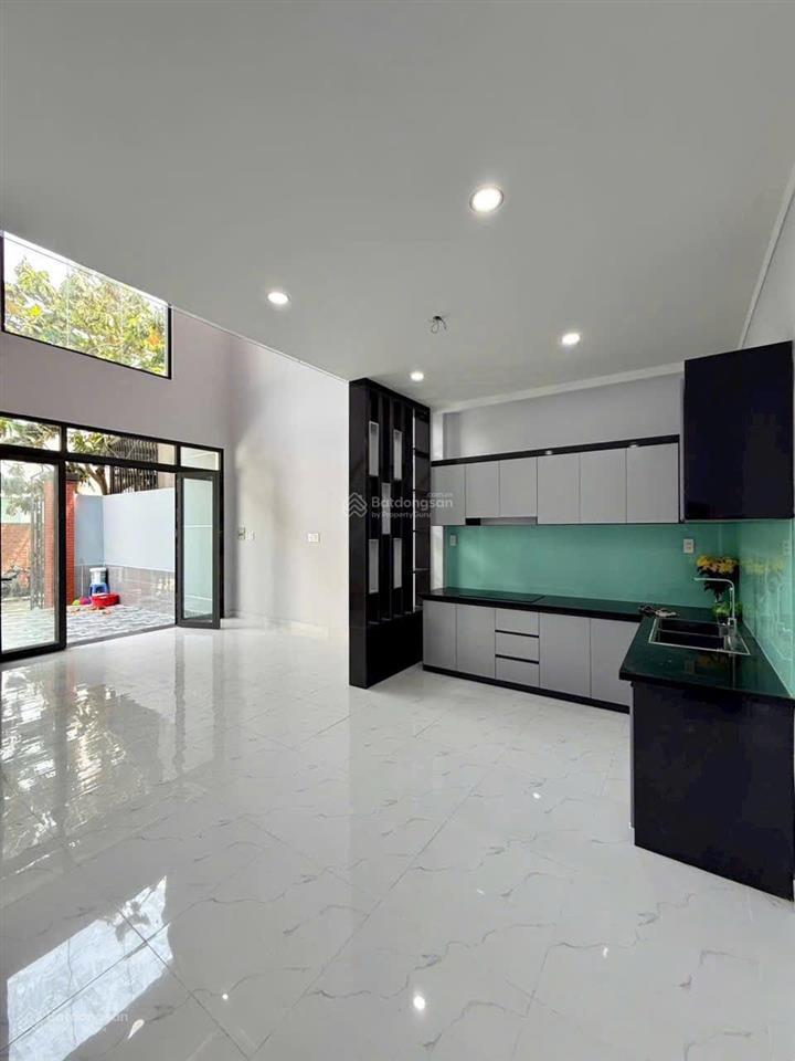 Kẹt tiền bán nhà lái thiêu giáp vĩnh phú 83,8m2 có sân ô tô giá 4,35 tỷ