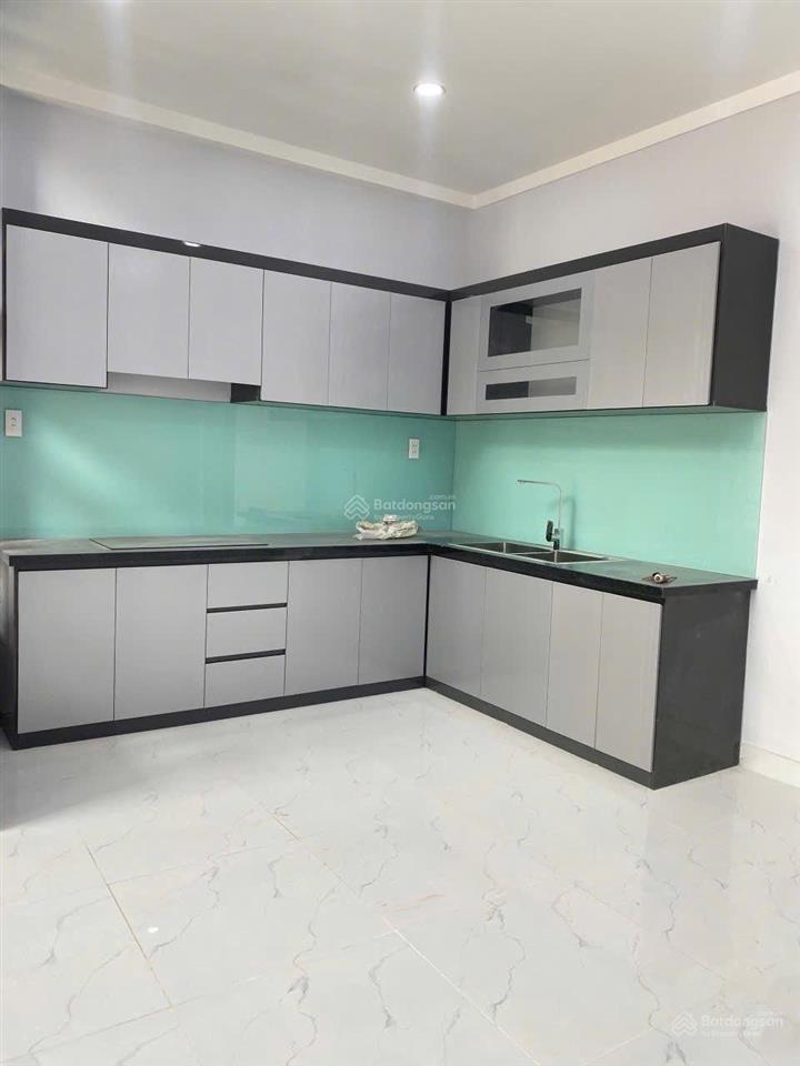 Kẹt tiền bán nhà lái thiêu giáp vĩnh phú 83,8m2 có sân ô tô giá 4,35 tỷ