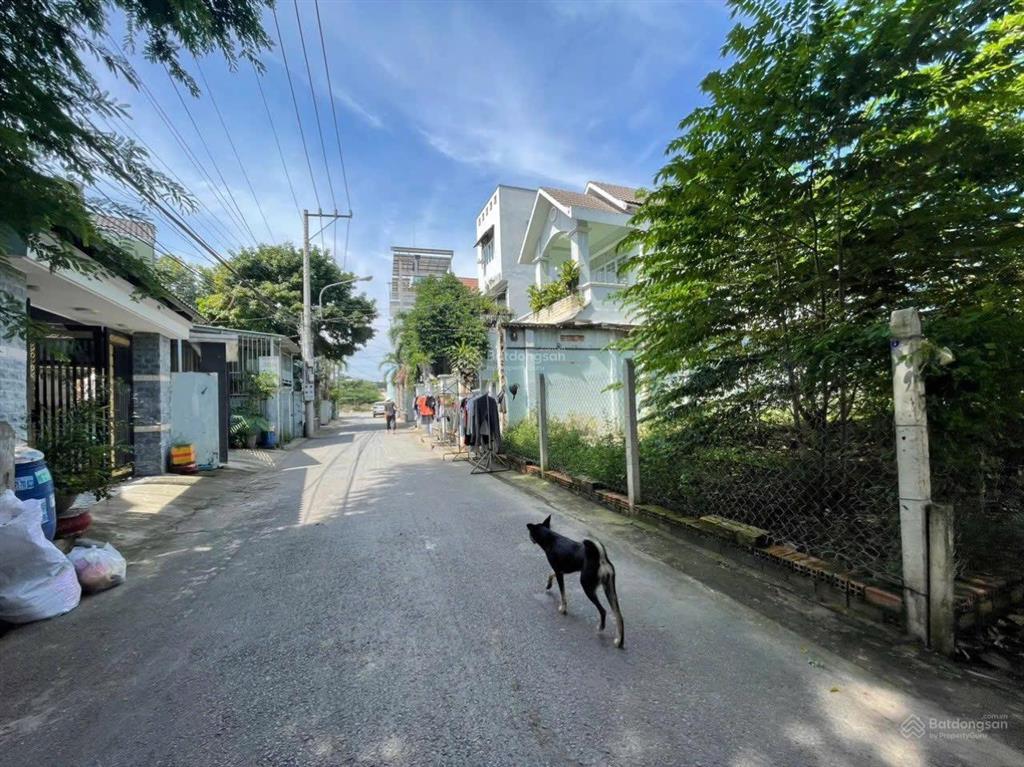 Chính chủ gửi đất trung tâm lái thiêu ngay đường đông nhì dt 100m đường nhựa 6m