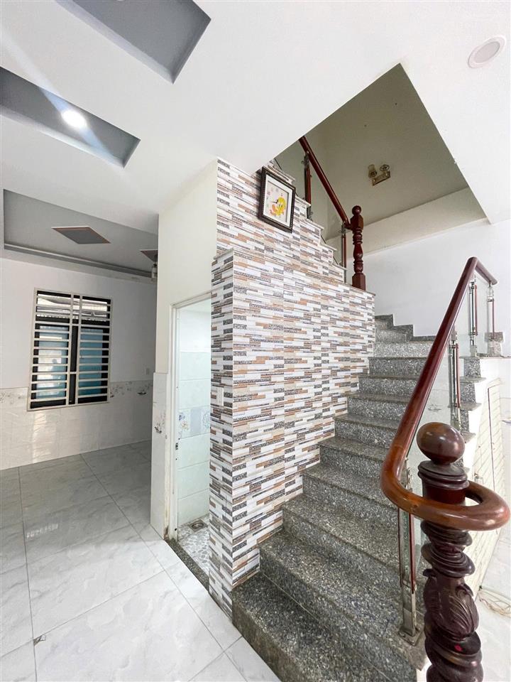 Chính chủ gửi bán nhà trục chính đường số 1 kdc ngay vincom dĩ an 77m2 giá 4.18 tỷ