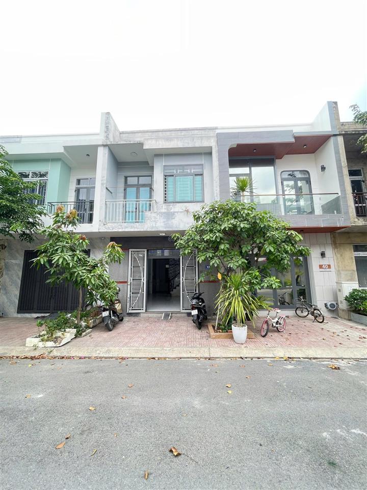 Chính chủ gửi bán nhà trục chính đường số 1 kdc ngay vincom dĩ an 77m2 giá 4.18 tỷ
