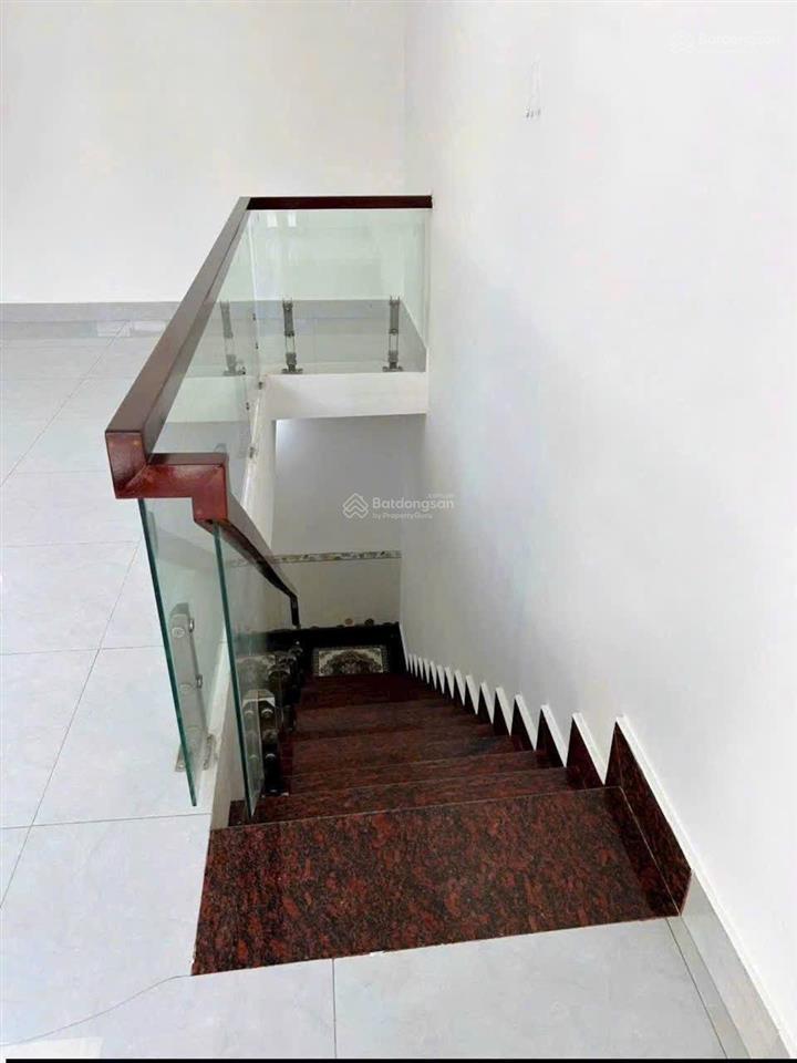 Tôi kẹt tiền bán nhanh nhà lầu gần chợ lái thiêu dt 75m giá chỉ 3,15 tỷ