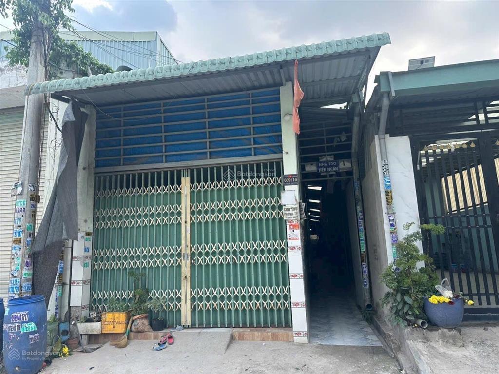 Kẹt tiền bán gấp nhà trọ 223m2 bình chuẩn