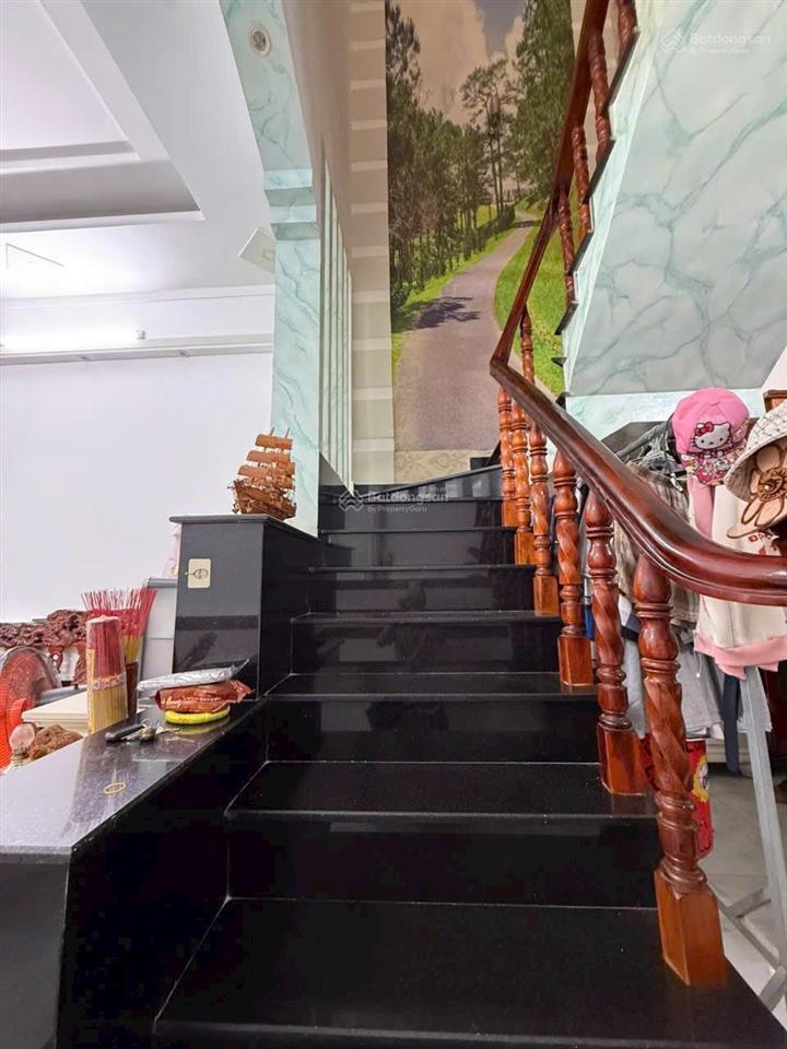 Chủ kẹt tiền gửi bán nhanh nhà phố 1 lầu dt 64m bình hòa gần nguyễn du