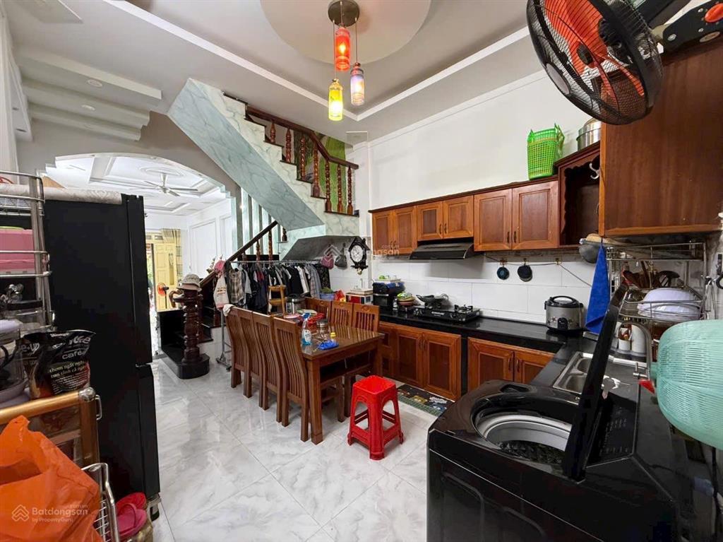 Chủ kẹt tiền gửi bán nhanh nhà phố 1 lầu dt 64m bình hòa gần nguyễn du