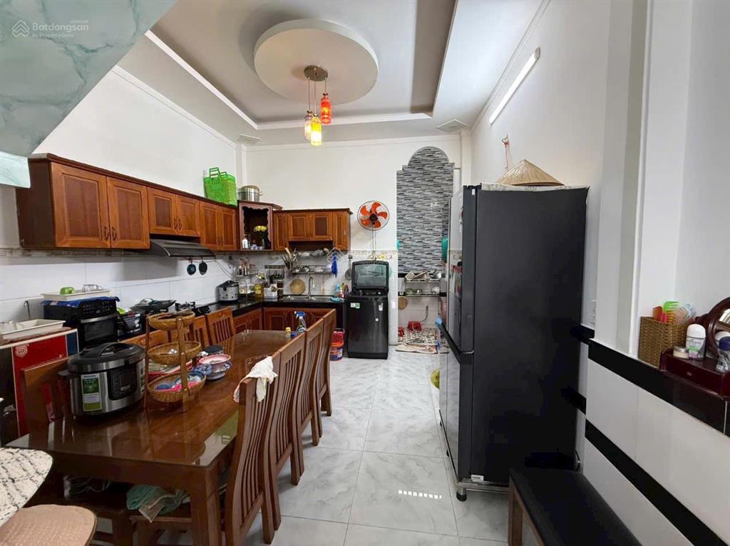 Chủ kẹt tiền gửi bán nhanh nhà phố 1 lầu dt 64m bình hòa gần nguyễn du