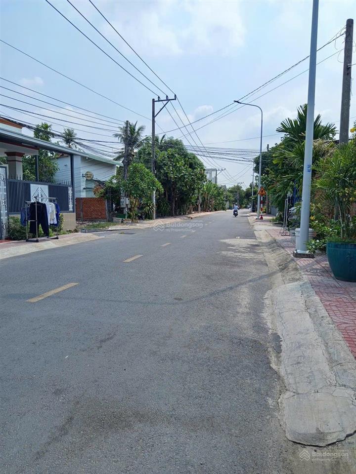 Tôi bán đất vĩnh phú dt 60m gần cầu phú long đường 5m xe hơi