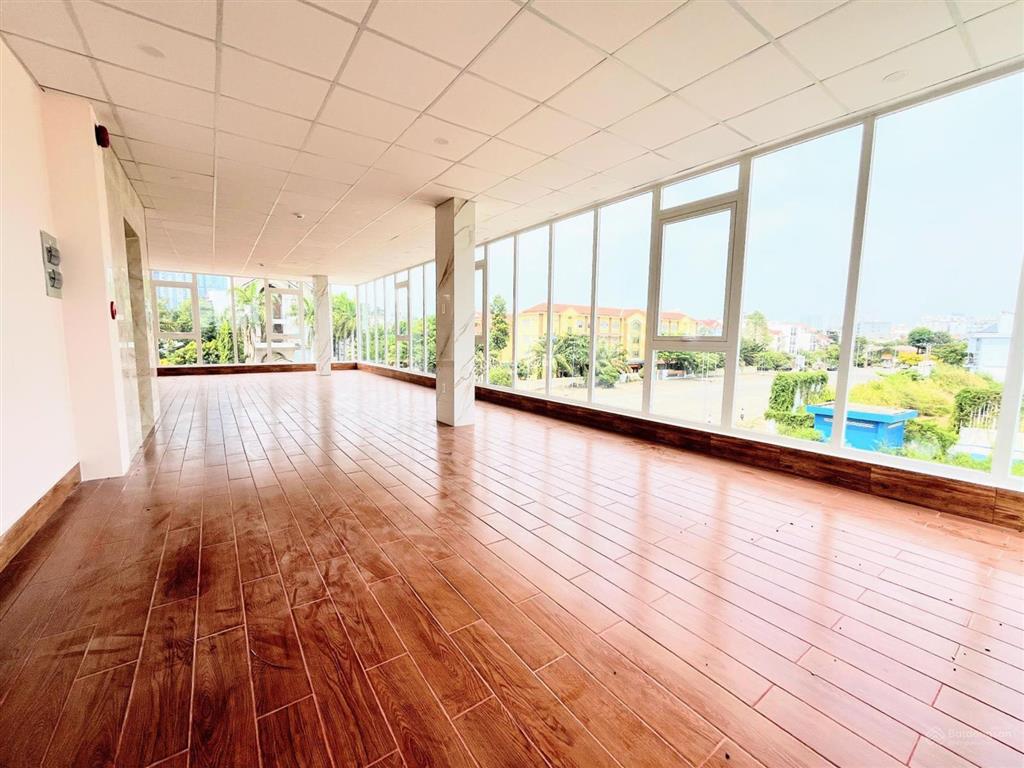 Cho thuê tòa nhà văn phòng 2 mặt tiền 800m2 sàn trục trần não  an khánh, quận 2