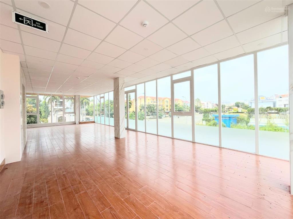 Cho thuê tòa nhà văn phòng 2 mặt tiền 800m2 sàn trục trần não  an khánh, quận 2