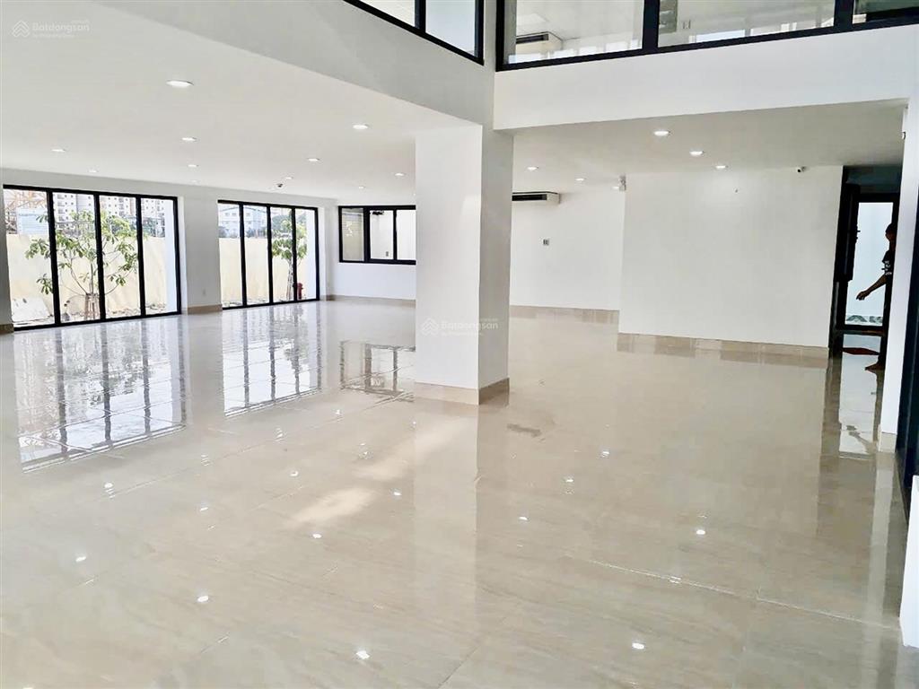 Cho thuê tòa nhà góc 2 mặt tiền 6 tầng 1.500m sàn trục lương định của, an phú an khánh, quận 2