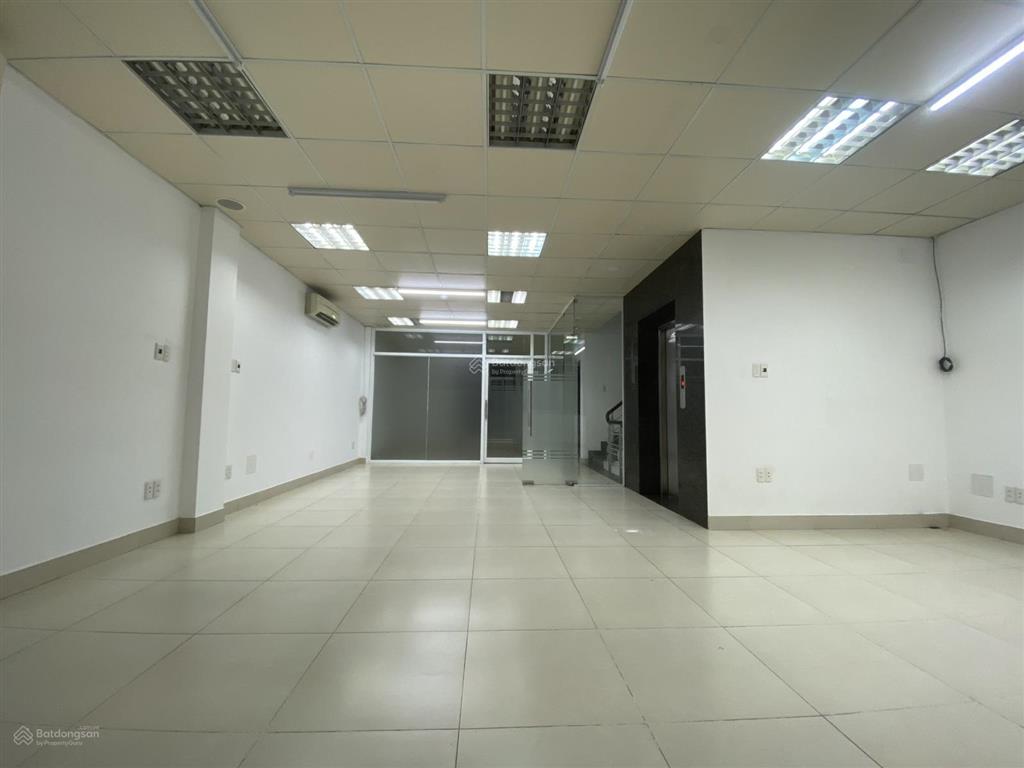 Cho thuê tòa nhà văn phòng 5 tầng ~ 700m2 sàn trống suốt mặt tiền lương định của, an phú quận 2