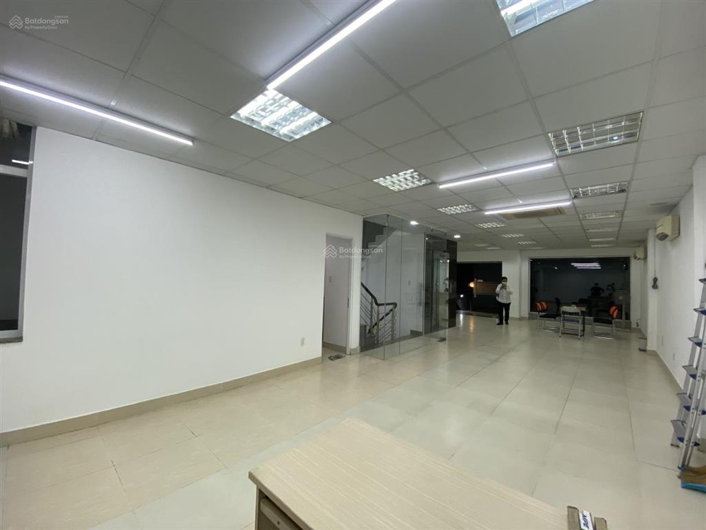 Cho thuê tòa nhà văn phòng 5 tầng ~ 700m2 sàn trống suốt mặt tiền lương định của, an phú quận 2