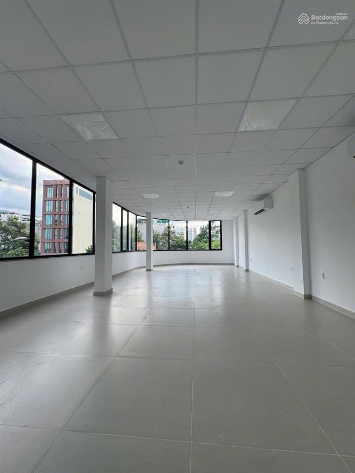 Cho thuê tòa nhà văn phòng góc 2 mặt tiền 7 tầng ~600m2 sàn p. thạnh mỹ lợi trung tâm hành chính q2
