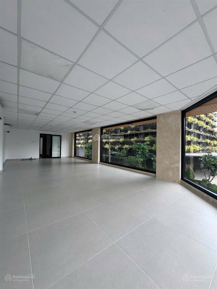Cho thuê tòa nhà văn phòng góc 2 mặt tiền 7 tầng ~600m2 sàn p. thạnh mỹ lợi trung tâm hành chính q2