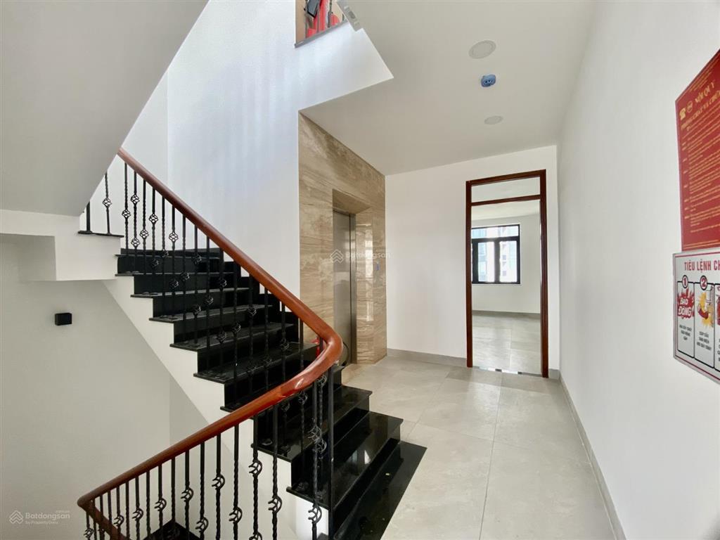 Cho thuê tòa nhà văn phòng 8 tầng ~ 1000m2 sàn mặt tiền bát nàn trung tâm thạnh mỹ lợi, quận 2
