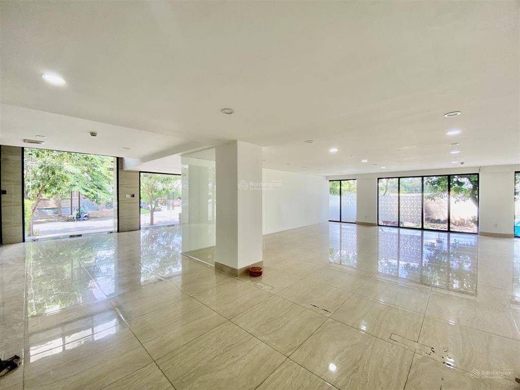 Cho thuê nguyên căn góc 2 mặt tiền 6 tầng ~1.500m2 sàn trục lương định của, an phú an khánh, q2