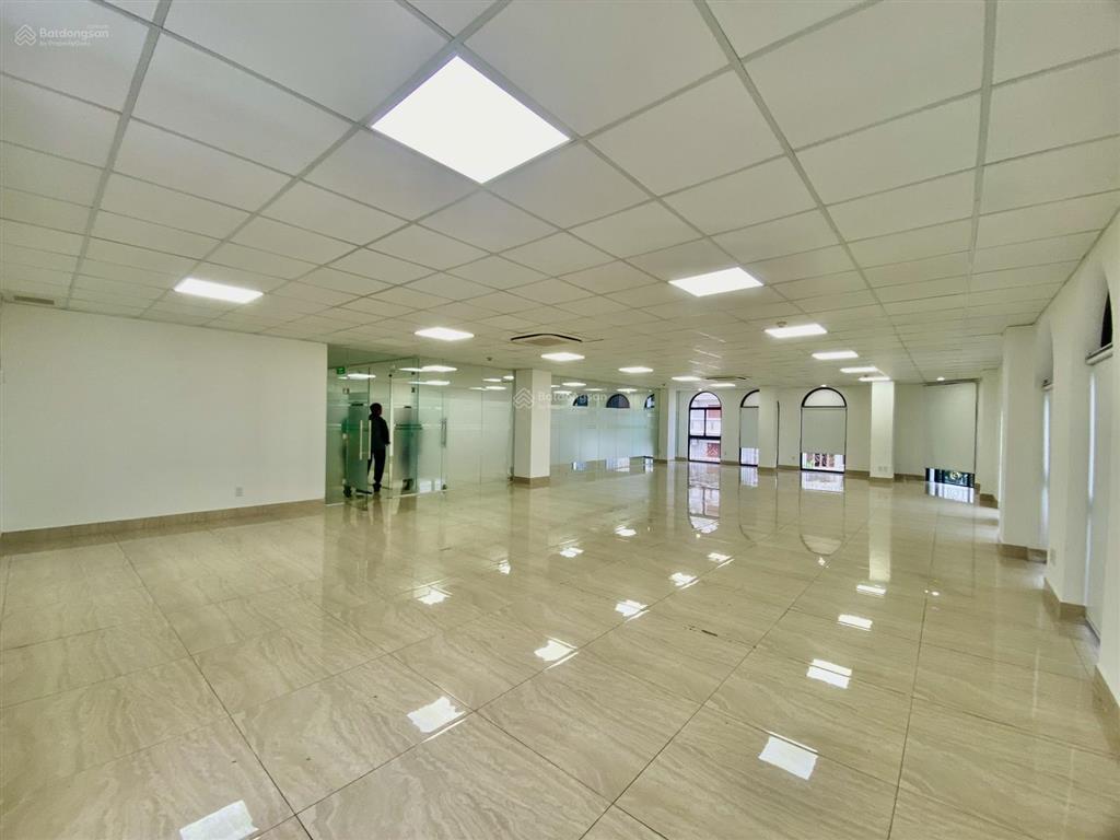 Cho thuê nguyên tòa văn phòng góc 2 mặt tiền 6 tầng ~1.500m2 sàn trống suốt an khánh quận 2