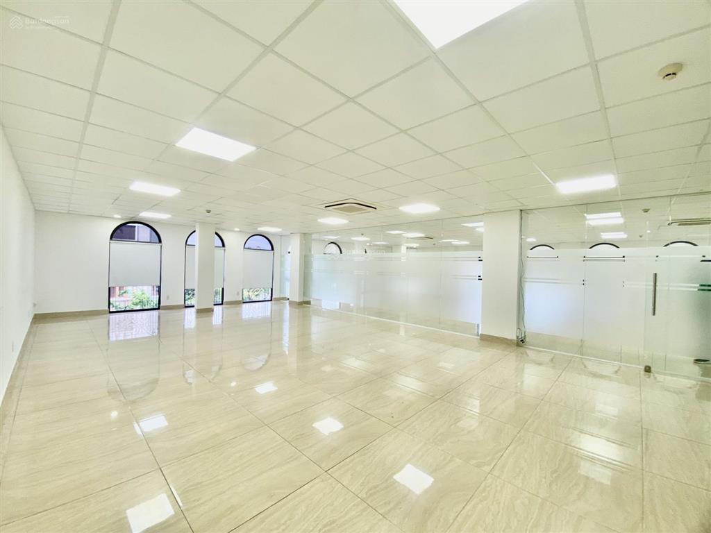 Cho thuê nguyên tòa văn phòng góc 2 mặt tiền 6 tầng ~1.500m2 sàn trống suốt an khánh quận 2