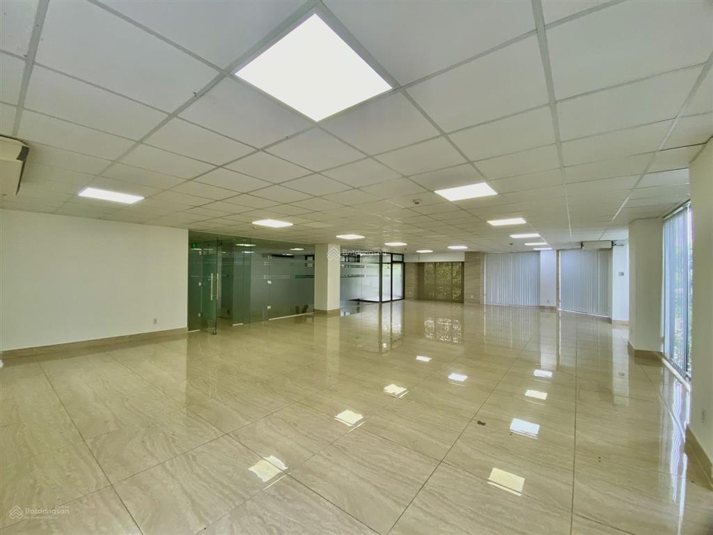 Cho thuê nguyên tòa văn phòng góc 2 mặt tiền 6 tầng ~1.500m2 sàn trống suốt an khánh quận 2