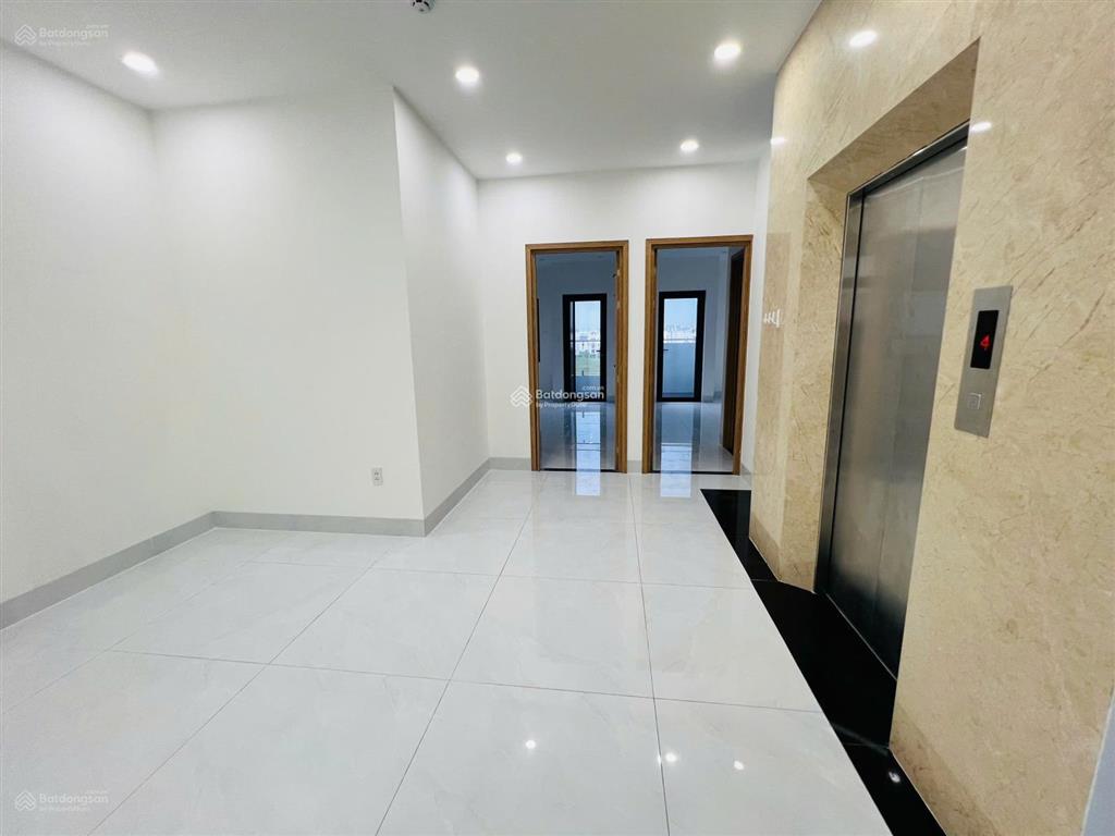 Cho thuê tòa nhà 7 tầng ~700m2 sàn trống suốt thang máy mặt tiền trương văn bang, trung tâm quận 2