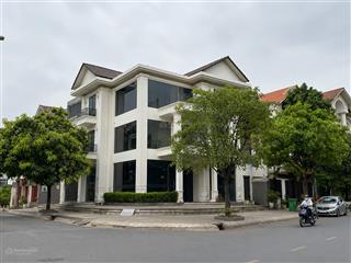 Cho thuê tòa nhà 3 mặt tiền 12x20m giá 100tr/th trục lương định của trần não, an khánh quận 2