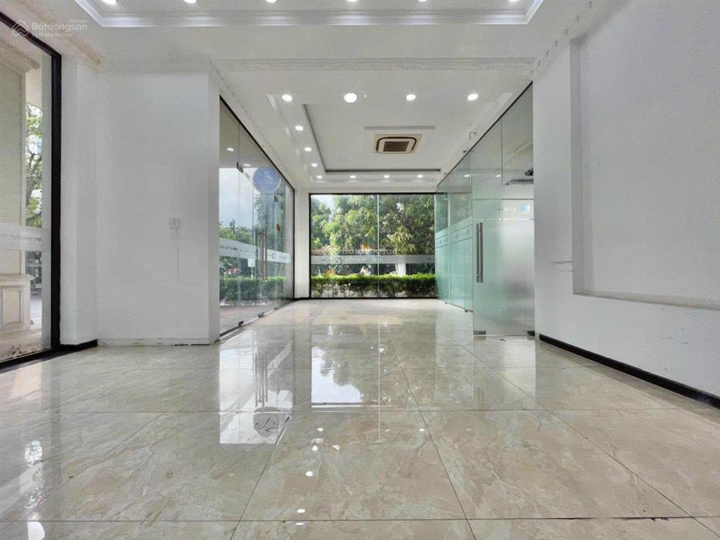 Cho thuê tòa nhà trục lương định của, trần não, an khánh, q2, giá 100 triệu, 600m2 sàn thang máy