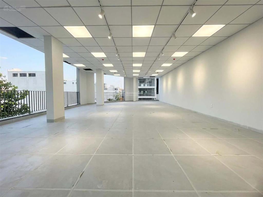 Tòa nhà hầm 7 tầng nổi ~1000m2 sàn căn góc gần trương văn bang  thạnh mỹ lợi  trung tâm quận 2