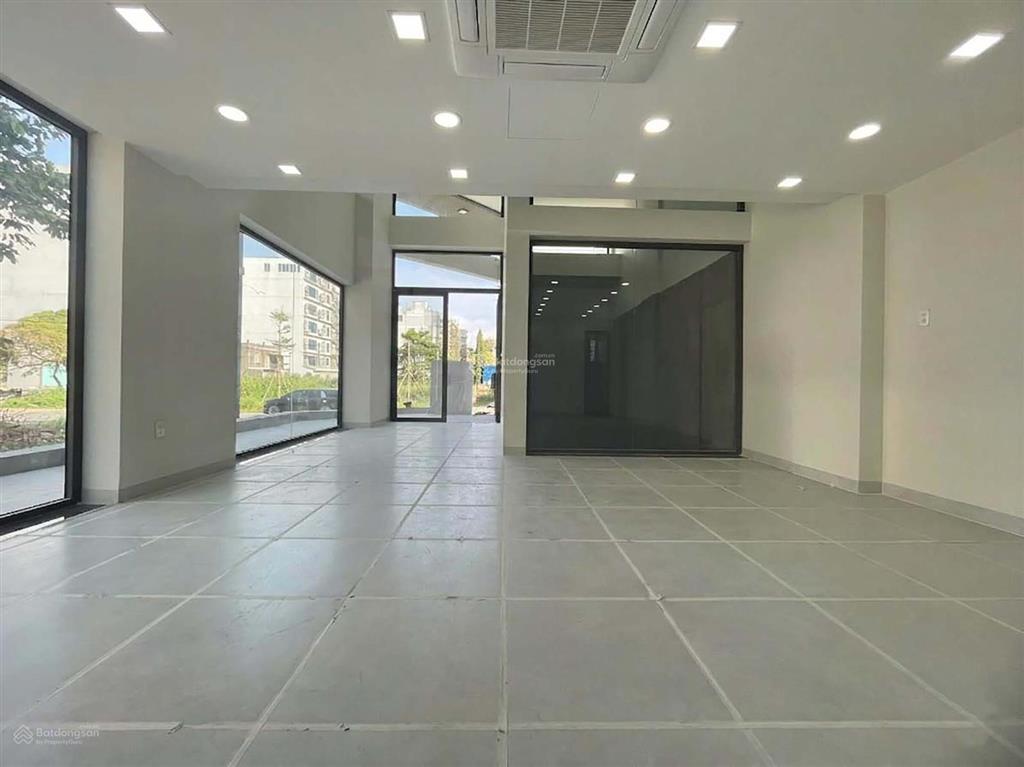 Tòa nhà hầm 7 tầng nổi ~1000m2 sàn căn góc gần trương văn bang  thạnh mỹ lợi  trung tâm quận 2