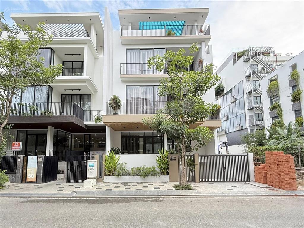 Cho thuê tòa nhà văn phòng quận 2 saigon mystery 700m2 sàn giá 90 triệu/th  0901 302 ***