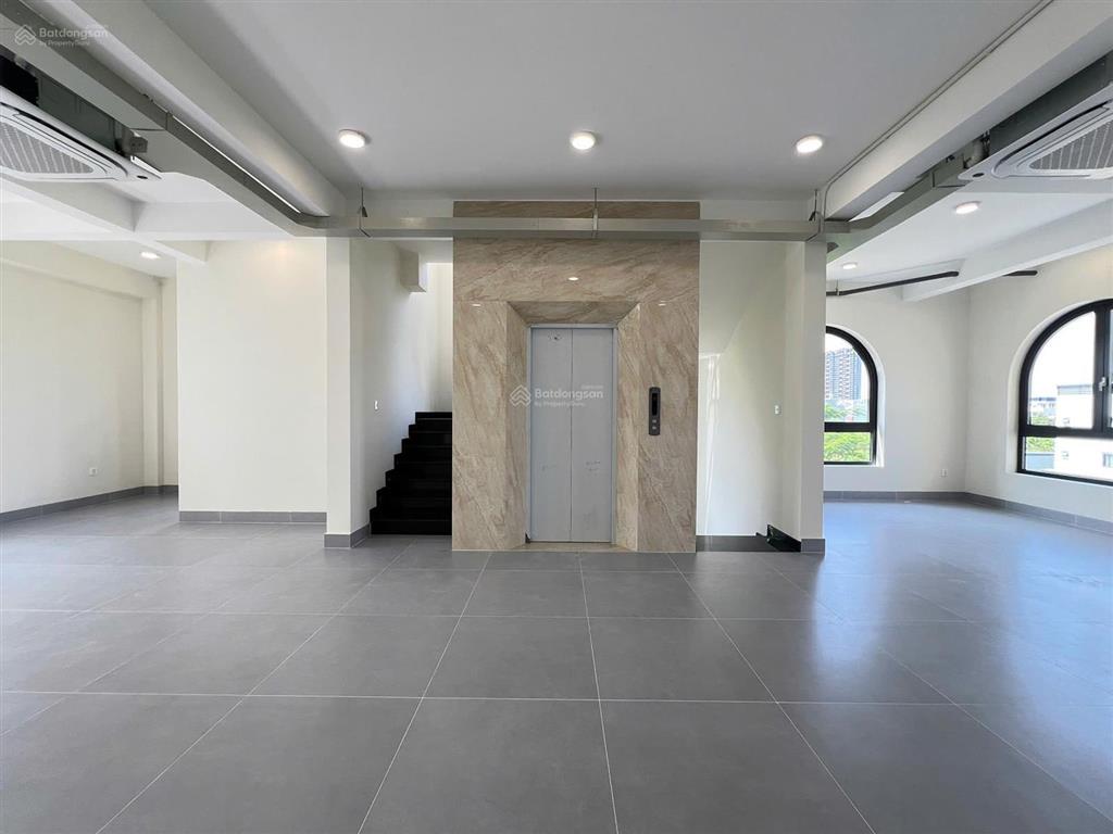 Cho thuê nhà riêng 80 triệu/ tháng bao vat, 650m2 sàn tại nguyễn văn kỉnh, p thạnh mỹ lợi, q2, hcm