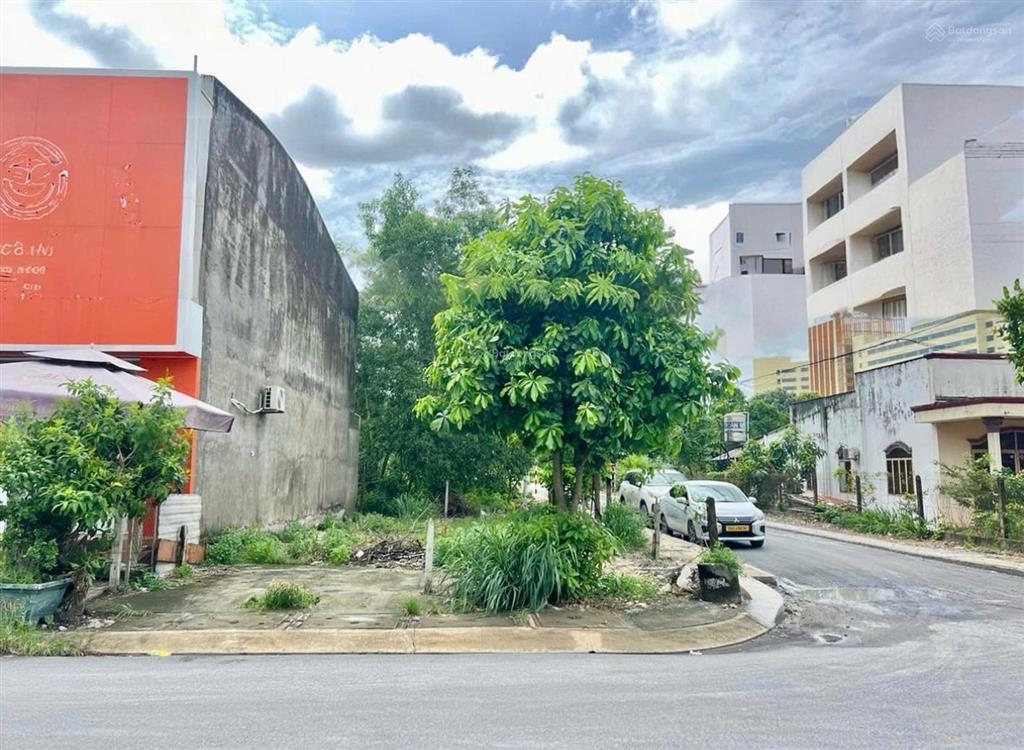 Không còn nhu cầu đầu tư cần sang nhượng lại hoặc bán luôn lô góc 2 mặt tiền 210m2 giá cực đậm sâu